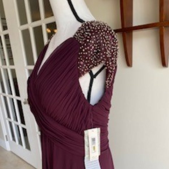 🌺 ELIZA J  Embellished Pleated Chiffon Gown - Picture 8 of 8